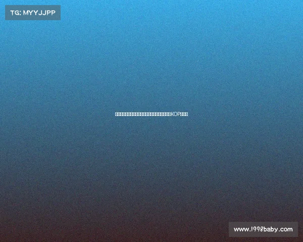 红军名宿汤普森与毕包主席赛前献花圈悼念若塔于KOP看台前 红军名宿汤普森与毕包主席赛前献花圈悼念若塔于KOP看台前